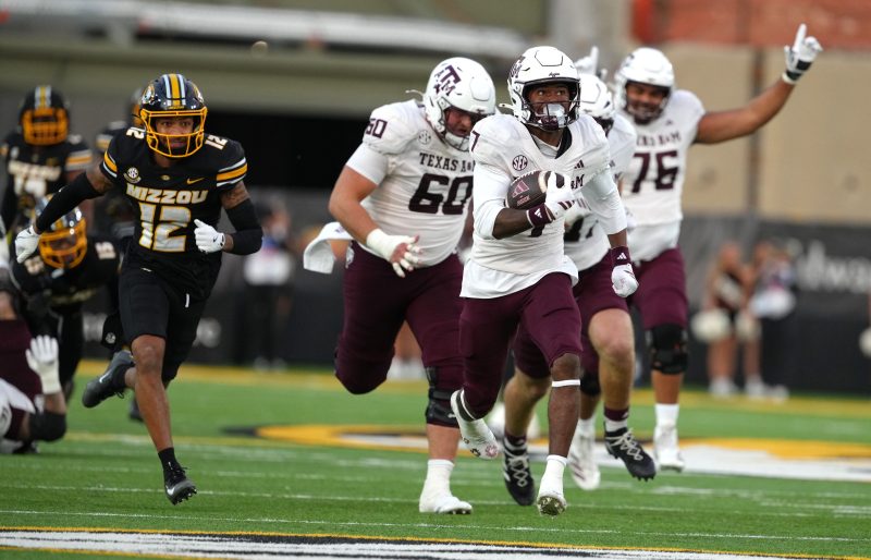 ‘Ain’t nobody here.’ Texas A&M celebrate in mostly empty Missouri stadium