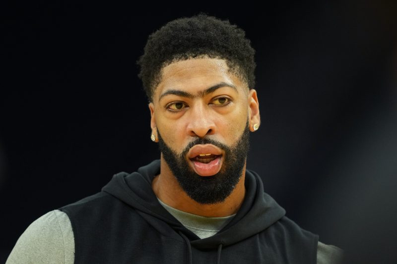 Report: Anthony Davis expected to sit out for the rest of season
